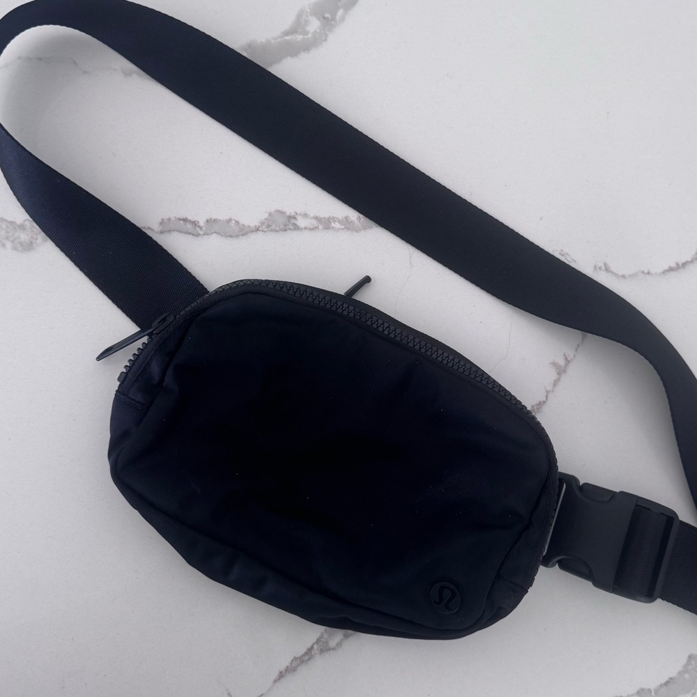 LuluLemon Black Crossbody Waist Pack
